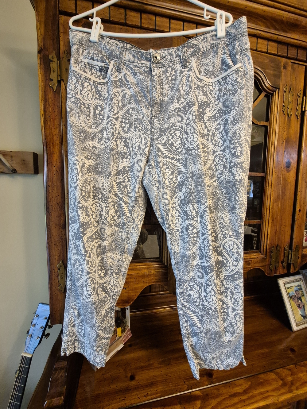 Cleo Gray Paisley Cropped Jeans